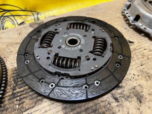 ZESTAW SPRZĘGŁO DOCISK DWUMASA CITROEN 1.6 BLUEHDI