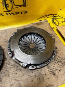 ZESTAW SPRZĘGŁO DOCISK DWUMASA CITROEN 1.2 THP