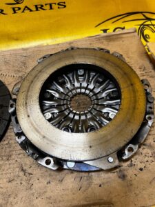 KOMPLET SPRZĘGŁO DOCISK DWUMASA MERCEDES 1.6 CGI