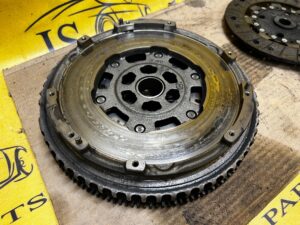 ZESTAW SPRZĘGŁO DOCISK DWUMASA RENAULT 1.2 TCE