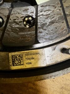 ZESTAW SPRZĘGŁO DOCISK DWUMASA RENAULT 1.6 DCI