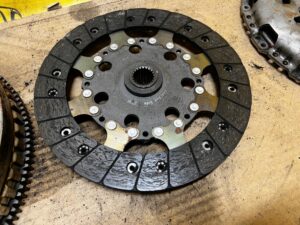 ZESTAW SPRZĘGŁO DOCISK DWUMASA RENAULT 1.6 DCI