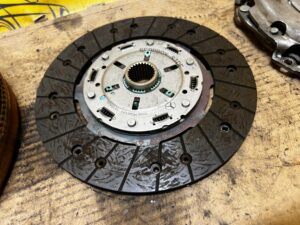 KOMPLET SPRZĘGŁO DOCISK DWUMASA MERCEDES 1.6 CGI