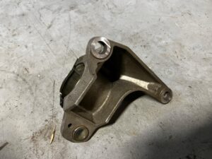 ŁAPA PODPORA WSPORNIK PÓŁOSI RENAULT MEGANE IV RS 1.8 TCE