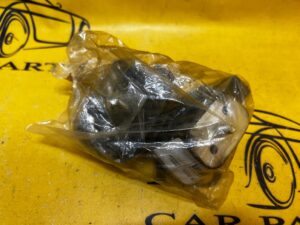 PODUSZKA SKRZYNI BIEGÓW BENZYNA V8 BMW 5 E60 6 E63 NOWA OEM