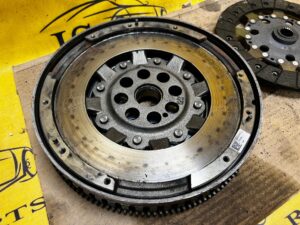 ZESTAW SPRZĘGŁO DOCISK DWUMASA RENAULT 1.6 DCI