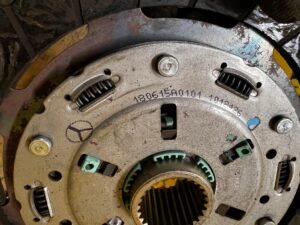 KOMPLET SPRZĘGŁO DOCISK DWUMASA MERCEDES 1.6 CGI