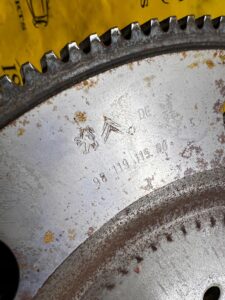 KOŁO ZAMACHOWE CITROEN PEUGEOT 1.6 THP 1.2 THP AUTOMAT