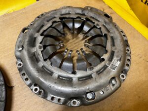 ZESTAW SPRZĘGŁO DOCISK DWUMASA RENAULT 1.3 TCE