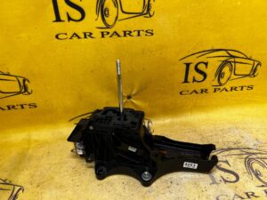 WYBIERAK LEWAREK DŹWIGNIA ZMIANY SKRZYNI BIEGÓW TOYOTA HILUX VIII 8 AUTOMAT