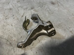 ŁAPA PODPORA WSPORNIK PÓŁOSI RENAULT MEGANE IV 1.5 DCI