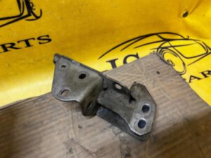 BELKA WSPORNIK SKRZYNI BIEGÓW AUDI A8 D4 4H