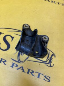 MOCOWANIE UCHWYT LINEK BIEGÓW FORD FIESTA MK7 1.0