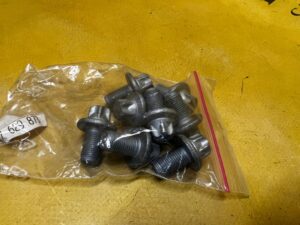 6 X ŚRUBA KOŁA ZAMACHOWEGO M10X1X17,5 ZNS3 BMW N20 N26 N63 N63N NOWA OEM