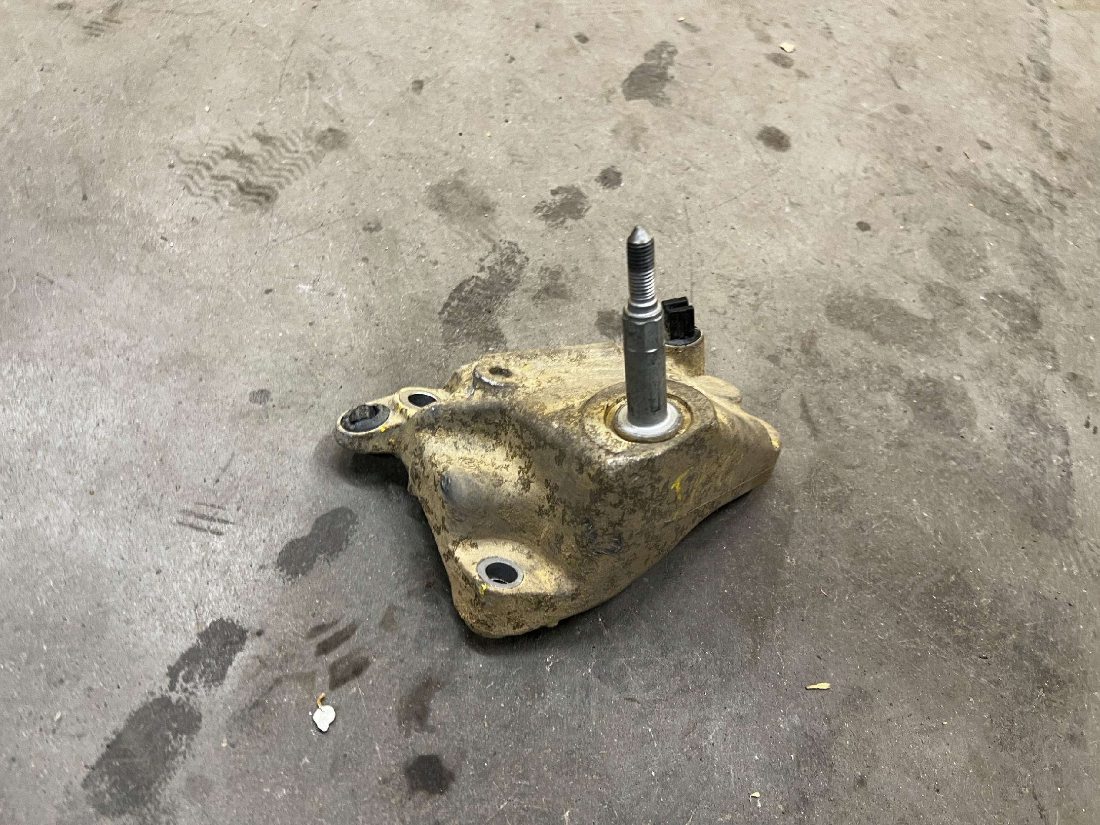 ŁAPA WSPORNIK SKRZYNI BIEGÓW DACIA DOKKER 1.5 BLUE DCI K9K