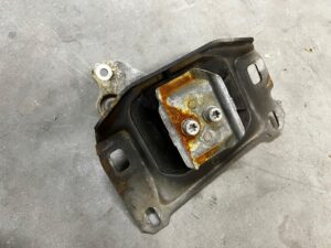 ŁAPA PODUSZKA MOCOWANIE SKRZYNI BIEGÓW CITROEN C4 GRAND PICASSO II