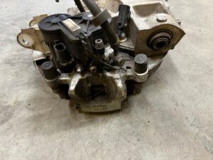 ZWROTNICA PIASTA ZACISK TYŁ TYLNA LEWY LEWA RANGE ROVER EVOQUE II L551