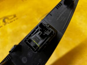 PANEL PRZEŁĄCZNIK SZYB TYŁ LEWY FORD FUSION LIFT USA