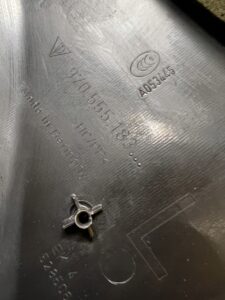 OSŁONA POSZYCIE SŁUPKA ŚRODKOWEGO B LEWA LEWE PORSCHE PANAMERA 970 I LIFT