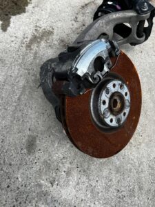 NOGA ZWROTNICA AMORTYZATOR MCPHERSON PRZÓD LEWY PEUGEOT 508 I 2.0 2.2 HDI