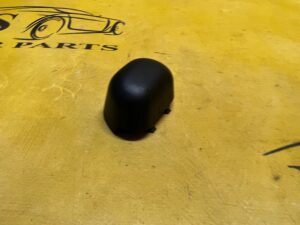 OSŁONA ZAŚLEPKA MOCOWANIA PASA BEZPIECZEŃSTWA TYŁ FORD BRONCO 21-