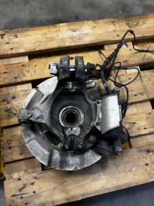 ZWROTNICA TARCZA PRZÓD LEWY LAND ROVER DISCOVERY SPORT V L550 LIFT 2.0 D