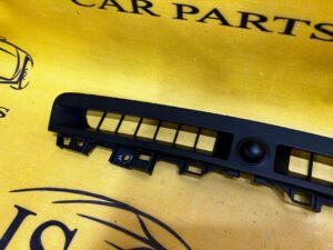 ŚRODKOWA KRATKA NAWIEWU LR DISCOVERY V L550 LIFT