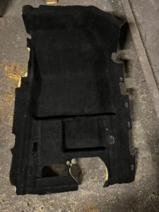 WYKŁADZINA DYWAN FOCAL PRAWY PRZÓD PEUGEOT 3008 II 5008 II EU