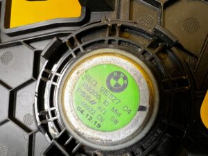 OSŁONA DESKI KONSOLI DOLNA GŁOŚNIK AWARYJNY BMW F40