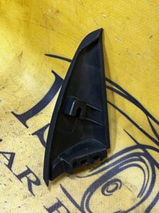 TRÓJKĄT LUSTERKA LEWY MERCEDES A KLASA W177