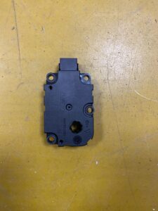 SILNICZEK NAGRZEWNICY MERCEDES W246 INFINITI Q30