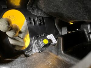 OSŁONA OBUDOWA KOLUMNY KIEROWNICZEJ PRZYCISK AUDI SQ7 Q7 4M0