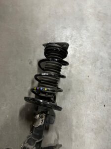 NOGA ZWROTNICA AMORTYZATOR PRZÓD LEWY PEUGEOT 508 II