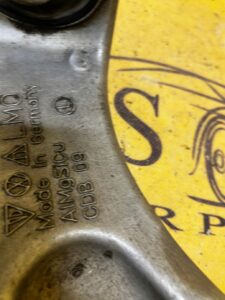 WAHACZ LEWY PRZÓD PORSCHE CAYENNE 7P5 LIFT 4.2D