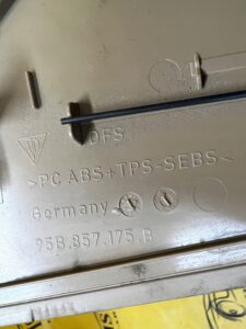 OSŁONA ZAŚLEPKA DESKI KONSOLI LEWA PORSCHE MACAN 95B