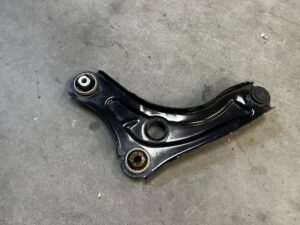 WAHACZ PRZÓD PRZEDNI PRAWY DACIA SANDERO III JOGGER 1.0 TCE