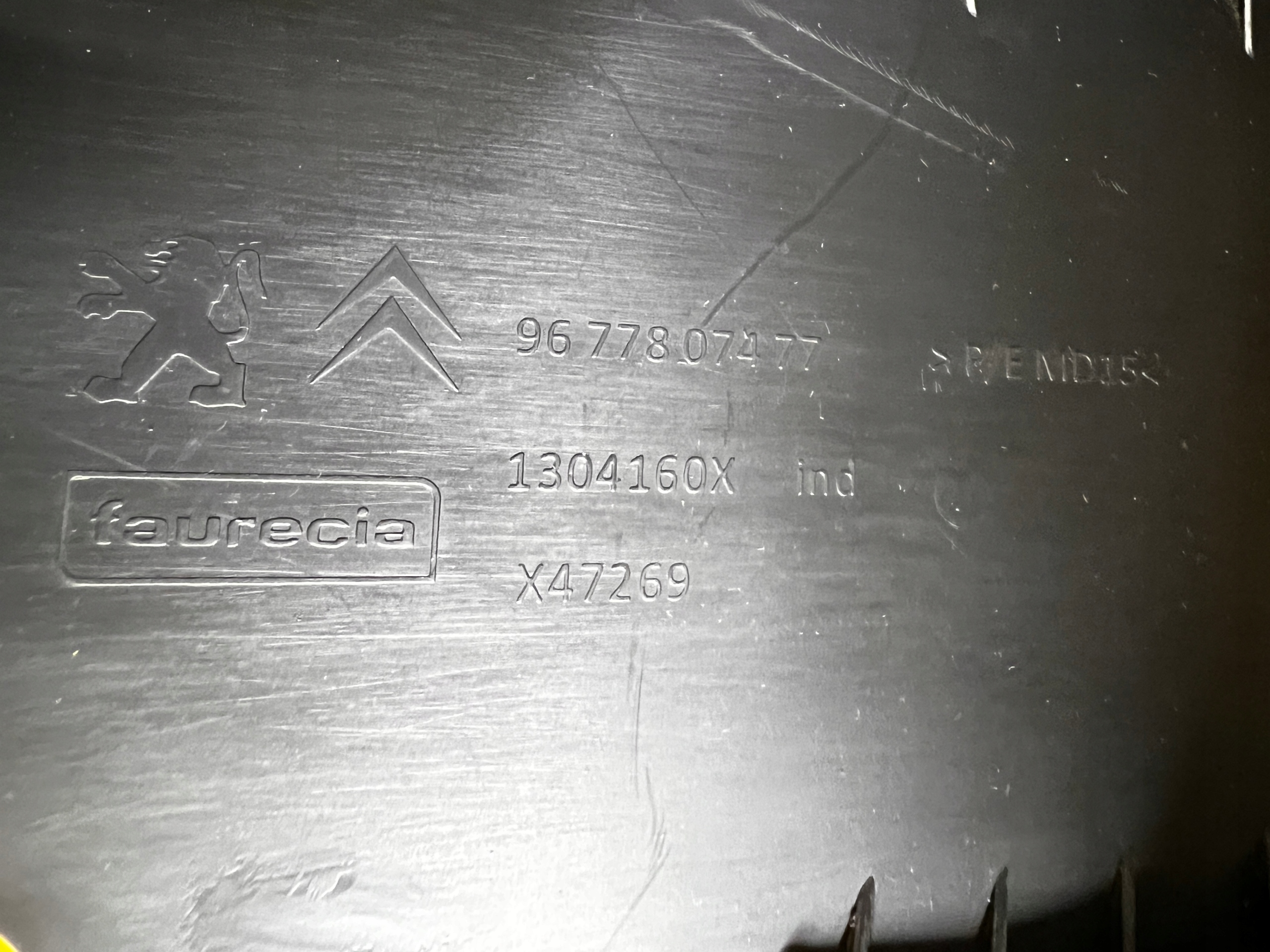 OSŁONA OBUDOWA KOLUMNY KIEROWNICZEJ PEUGEOT 308 II T9