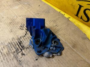 WSPORNIK SŁUPKA A PRZÓD PRAWY FORD BRONCO 21- VELOCITY BLUE PEARL METALIC