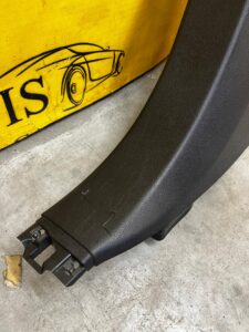 POSZYCIE OSŁONA SŁUPKA ŚRODKOWEGO B PRAWY PORSCHE PANAMERA 970 I LIFT