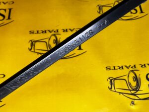 KOMPLET RAMIONA RAMIĘ WYCIERACZEK WYCIERACZKI PRZÓD DACIA DUSTER II