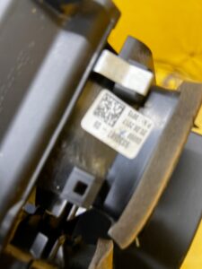 RAMKA KRATKI NAWIEWU TUNELU ŚRODKOWEGO TYŁ BMW 5 G30