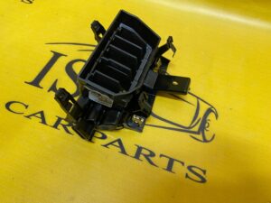 ŚRODKOWA KRATKA NAWIEWU DESKI RENAULT CLIO V