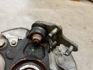 NOGA ZWROTNICA AMORTYZATOR PRZÓD LEWY PEUGEOT 3008 II 5008 II 1.2 THP