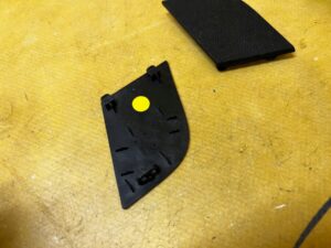 OSŁONA ZAŚLEPKA TUNELU ŚRODKOWEGO FORD FIESTA MK8