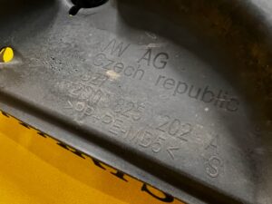 OSŁONA PŁYTA BLACHA PODWOZIA PRAWA PRAWY SKODA SCALA