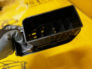 KRATKA NAWIEWU PRZÓD PRZEDNIA PRAWY PRAWA DACIA SANDERO III