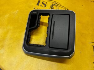 RAMKA PANEL WYBIERAKA SKRZYNI BIEGÓW RENAULT TALISMAN EU