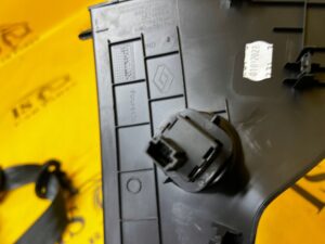 OSŁONA ZAŚLEPKA DESKI KONSOLI PRAWA DACIA JOGGER SANDERO III