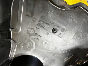 GÓRNA OSŁONA SILNIKA RENAULT DACIA NISSAN MERCEDES 1.5 BLUE DCI