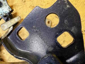 KOMPLET ZAWIASY MASKI POKRYWY SILNIKA LEWY PRAWY MERCEDES GL X166 890